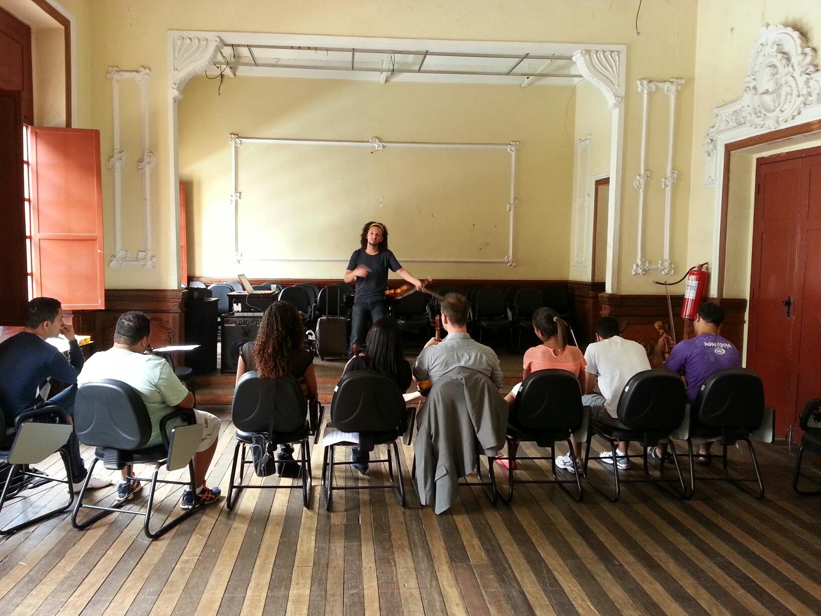 Ricardo Herz durante workshop de violino