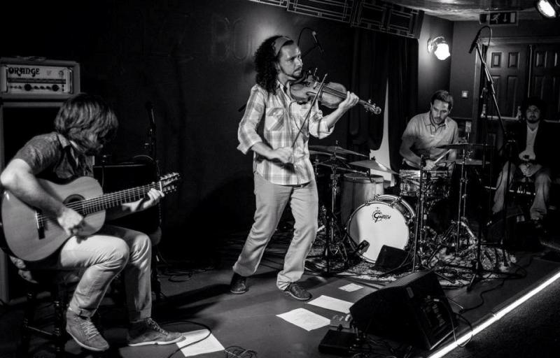 Ricardo Herz Trio em apresentação no BelloBar, Dublin